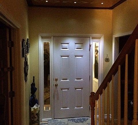 Fr. door w/ special lighting