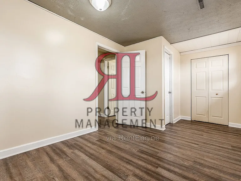 5026 Astoria Ave — Photo 16