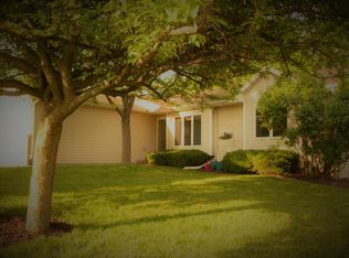 413 Meadow View Ln, Deforest, WI 53532