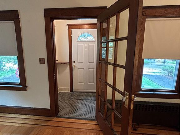 3rd image of 485 Maple Avenue