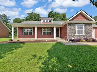1833 Moonlight Dr, La Vergne, TN 37086