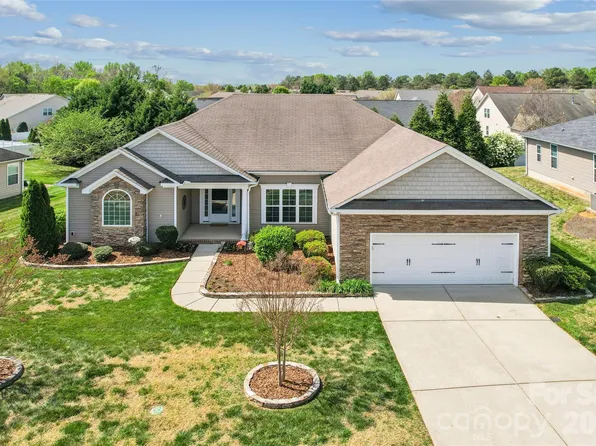 2632 New Haven St NW, Concord, NC 28027