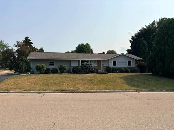 717 Willow Ln, Horicon, WI 53032