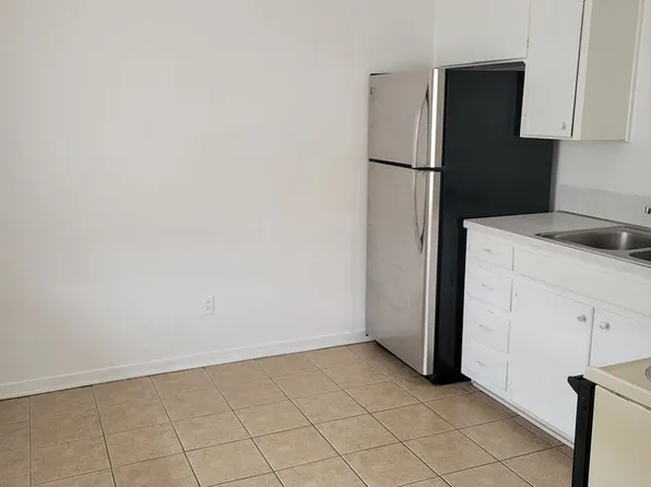 304 Carpenter St