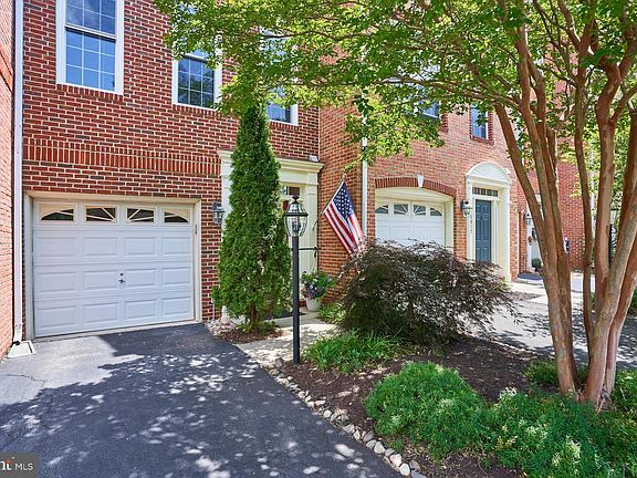 2nd image of 13011 Park Crescent Cir
