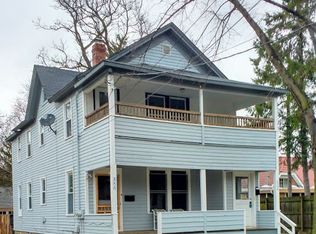 206 E Russell St, Barrington, IL 60010