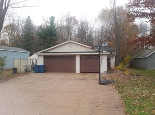 76 W Park Dr, Sanford, MI 48657