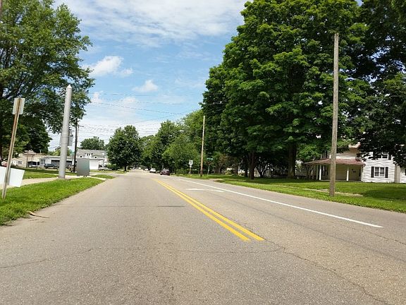 5th image of 115 6th Dr SE