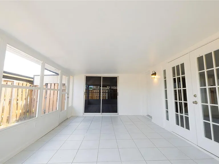 2947 Poplar Ave — Photo 10