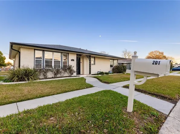 201 E Grand Hommes St, Chalmette, LA 70043