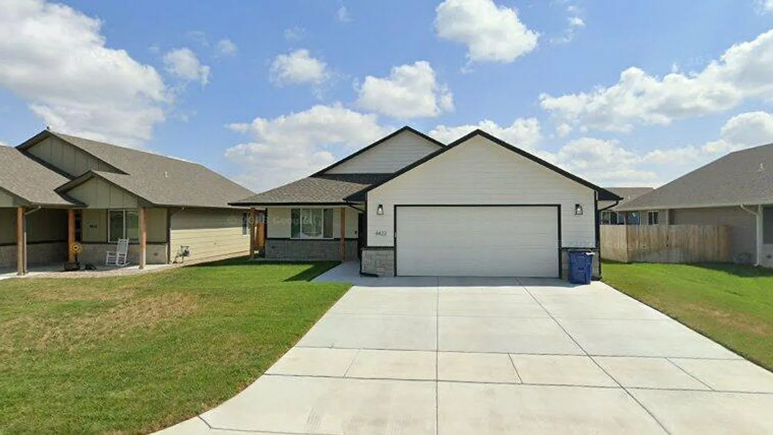 Single Family Home with three bedrooms two bathrooms and two car garage. Zero entry slab home. Mo... — Photo 1
