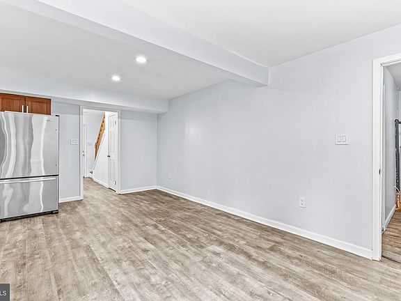 5th image of 2460 Yarmouth Ln