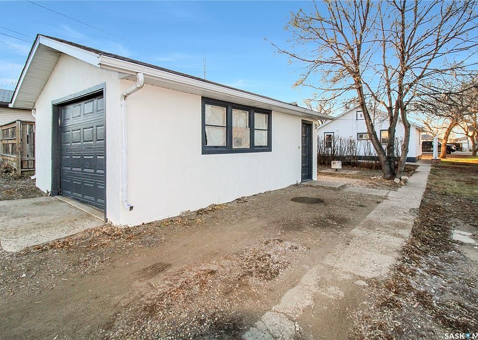 67 Central AVENUE S Swift Current SK S9H 3E7 MLS SK955033