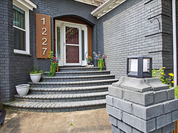 2nd image of 1227 Plantation Lakes Cir