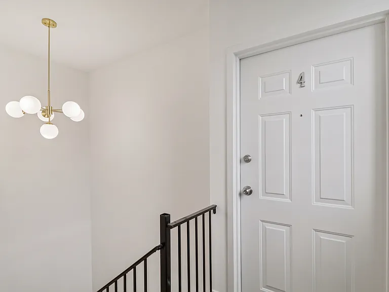 303 Seaton Pl NE #4 — Photo 4