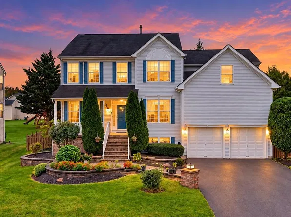 9 Kingstone Ln, East Windsor, NJ 08520