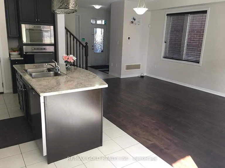 94 Robert Parkinson Dr — Photo 10