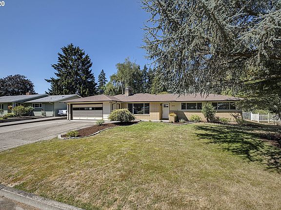 2nd image of 1073 SE 37th Ave