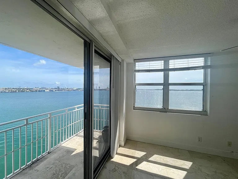 770 Claughton Island Dr #15 — Photo 19