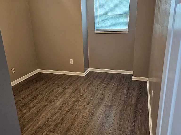 3423 Shanks Ln #5 — Photo 6