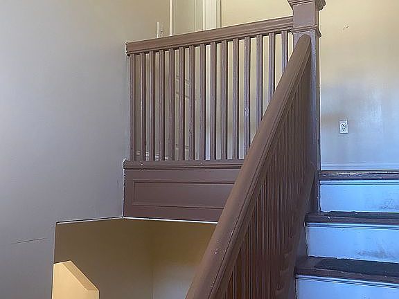 4th image of 230 Tecumseh Ave #3