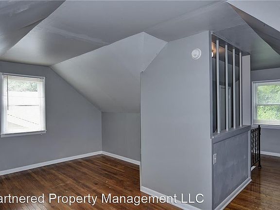 5th image of 1522 E Markwood Ave #1