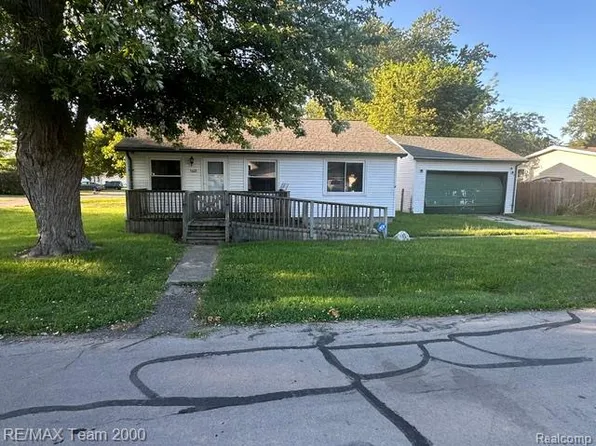 5601 Parkview St, Newport, MI 48166