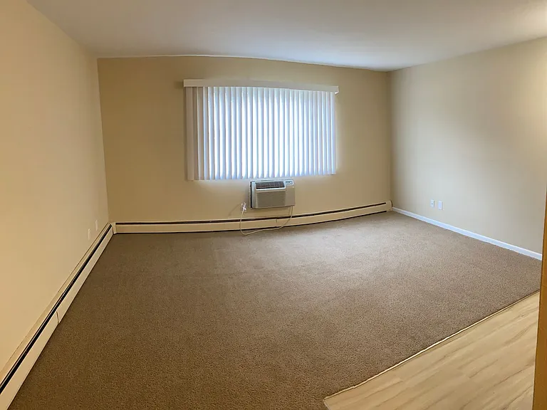 151 E Dekora St — Photo 4