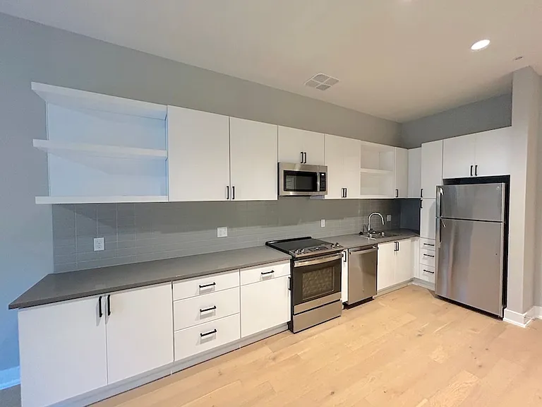 601 E 39th Street — Photo 88