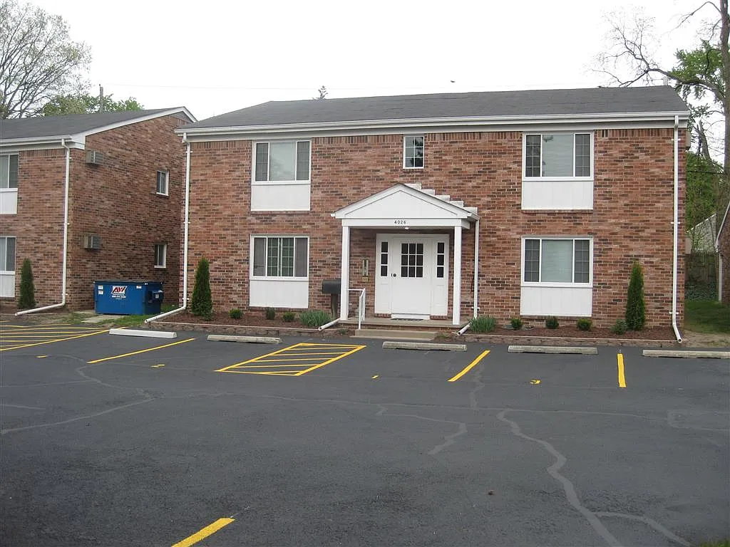 Building Photo - 4026 Elmhurst Rd #2