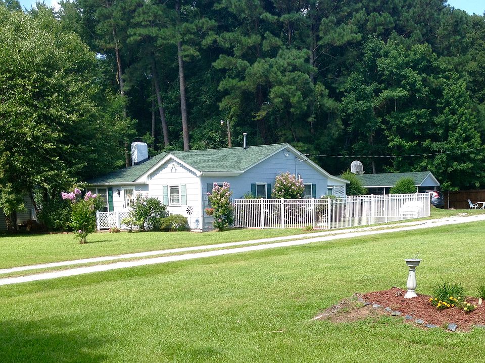 2nd image of 4610 Old Cherry Point Rd