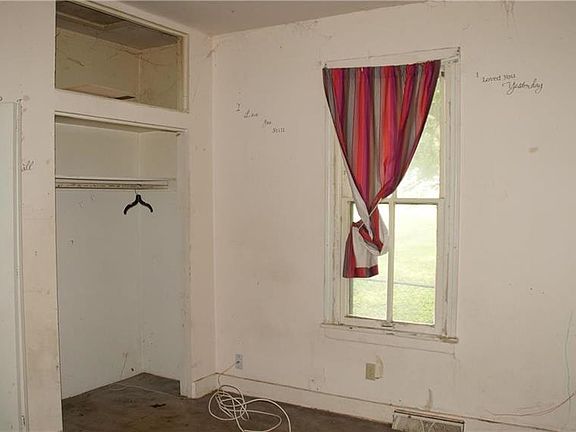 4th image of 711 Dakota St