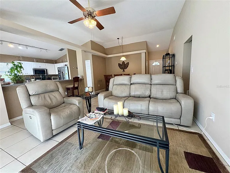 17744 Esprit Dr — Photo 4