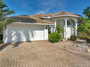 19641 Biscayne Bay Dr, Boca Raton, FL 33498