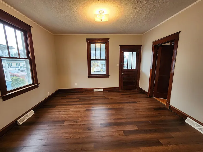342 S Magnolia Ave — Photo 1
