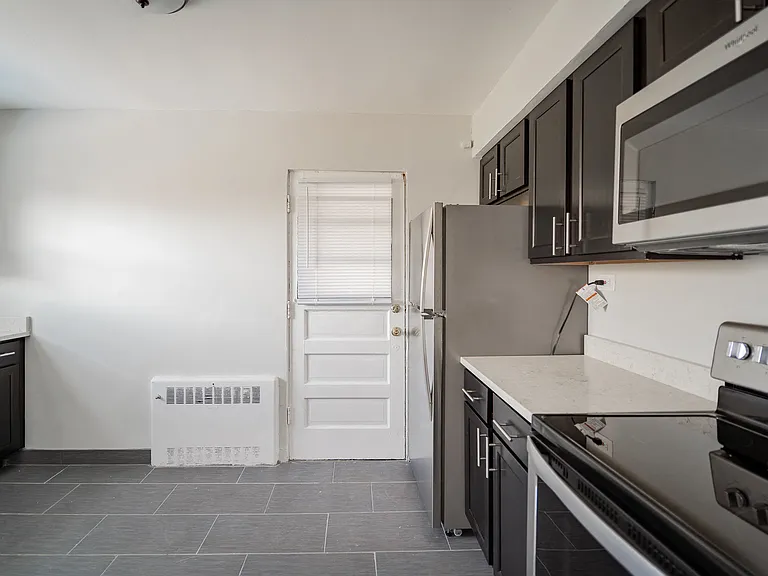 Updated Kitchen 7353-3S
