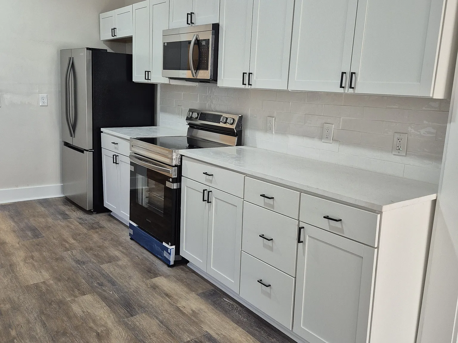 3 bed, 1821 sqft, $2,200 — Photo 2