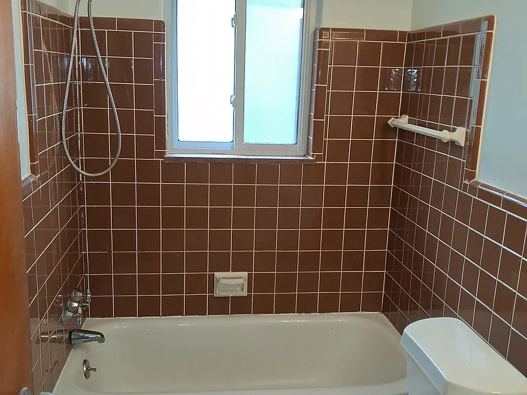 1830 N Main St #9 — Photo 9