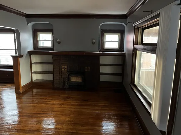 4004 E 147th St, Cleveland, OH 44128