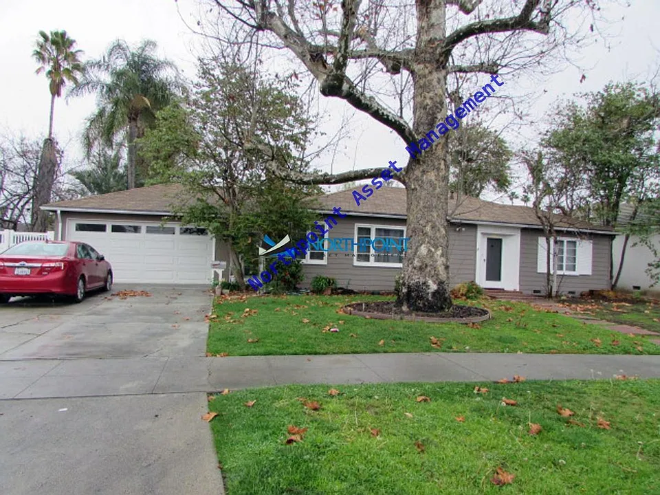 6646 Palm Ave