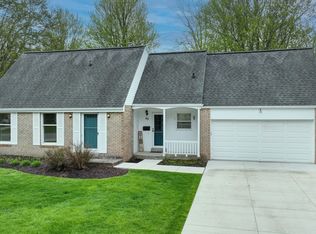 49 Chestnut Hill Ln, Williamsville, NY 14221