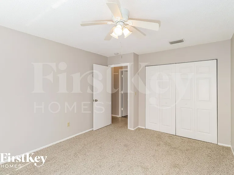 814 Yacolt Rd SE — Photo 9