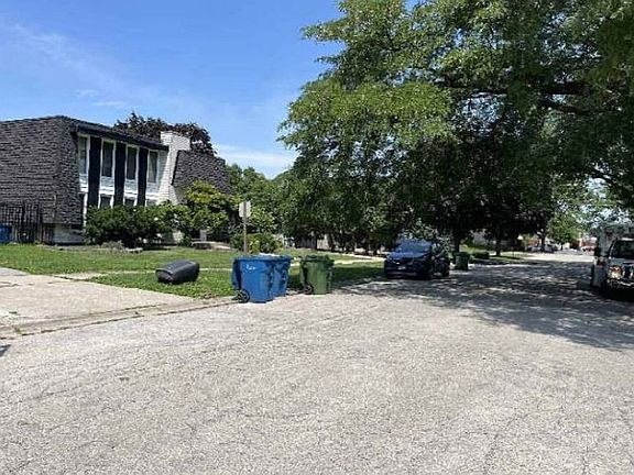 5th image of 9312 S Kolmar Ave