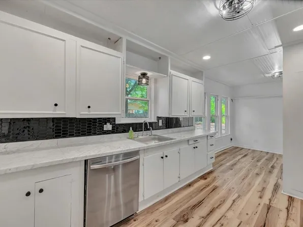 1208 Wells St, Nacogdoches, TX 75964