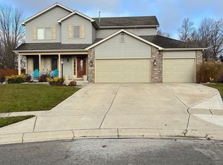 16329 Fleetwood Ct, Huntertown, IN 46748