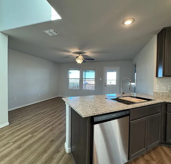 11131 Hollinger Cir — Photo 9