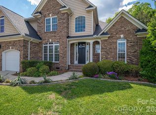 4012 Saint Andrews Ct, Cramerton, NC 28032