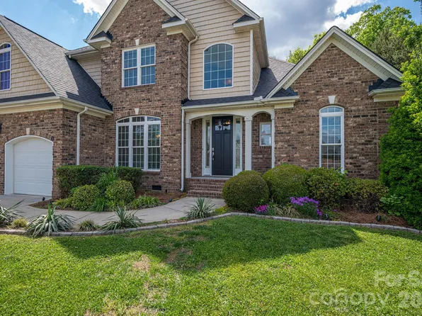 4012 Saint Andrews Ct, Cramerton, NC 28032