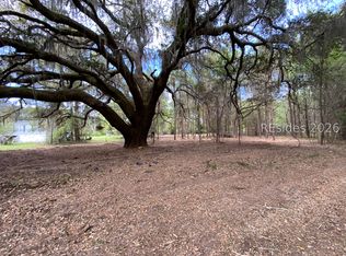 33 Pearl Harbour Dr, Saint Helena Island, SC 29920