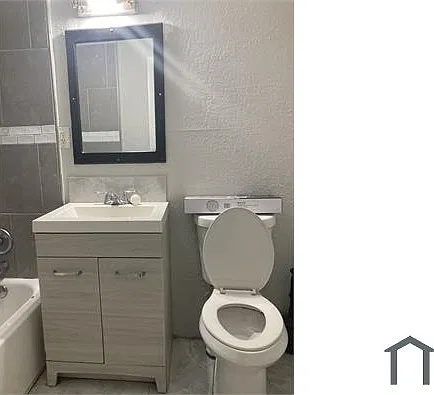 1 bed, 732 sqft, $1,800 — Photo 2